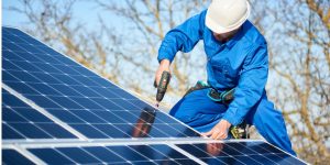 Installation Maintenance Panneaux Solaires Photovoltaïques à Roquefort-les-Cascades